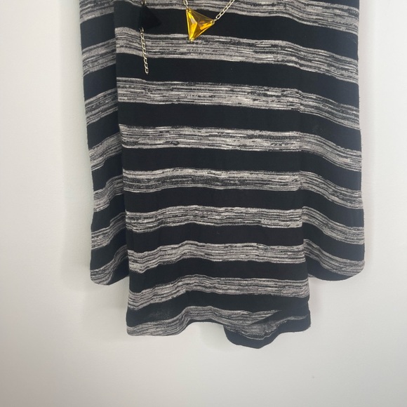 No Boundaries Black and Gray Smocked Sleeveless Tank Top - Picture 8 of 12